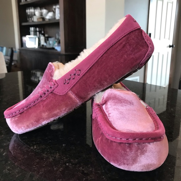 New UGG Ansley Velvet Slipper Loafer, Slip-On, 7 - Picture 6 of 16